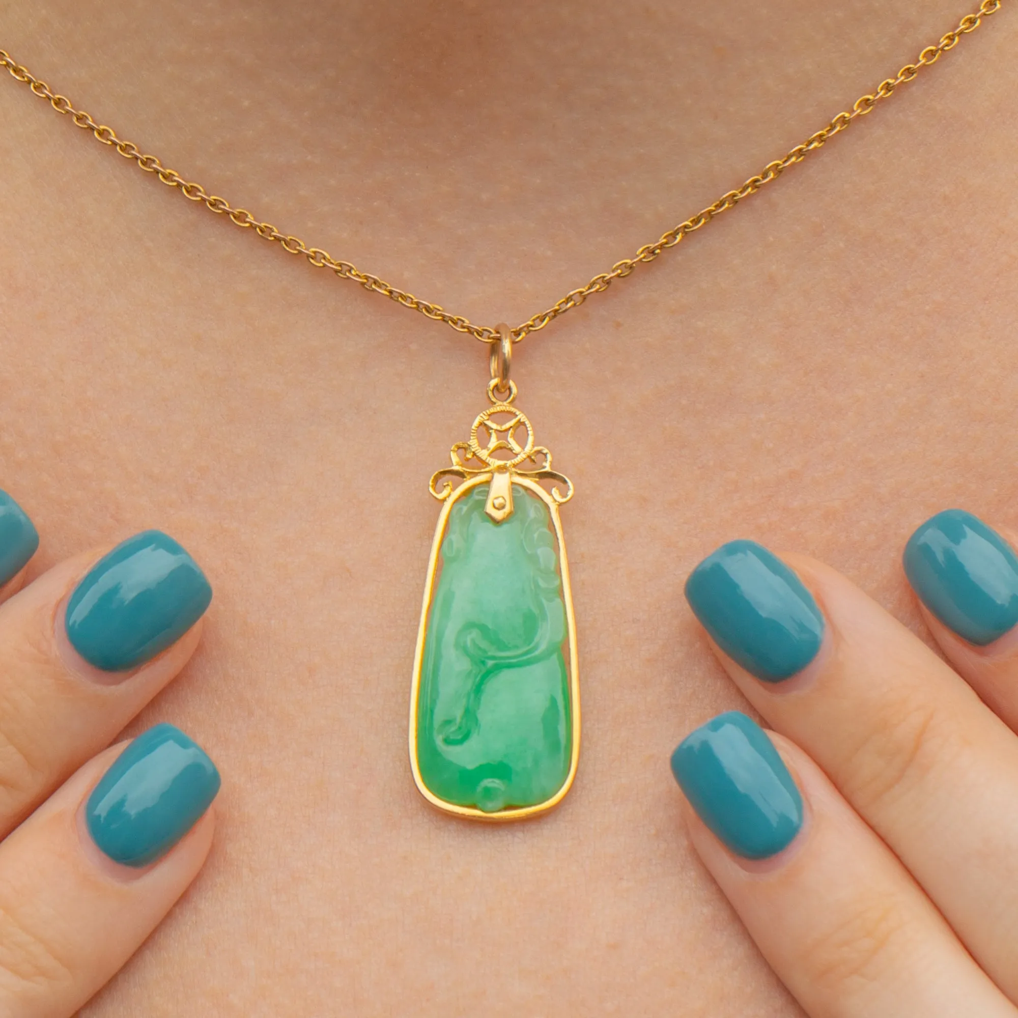 Art Deco 14ct Gold Carved Jade Pendant