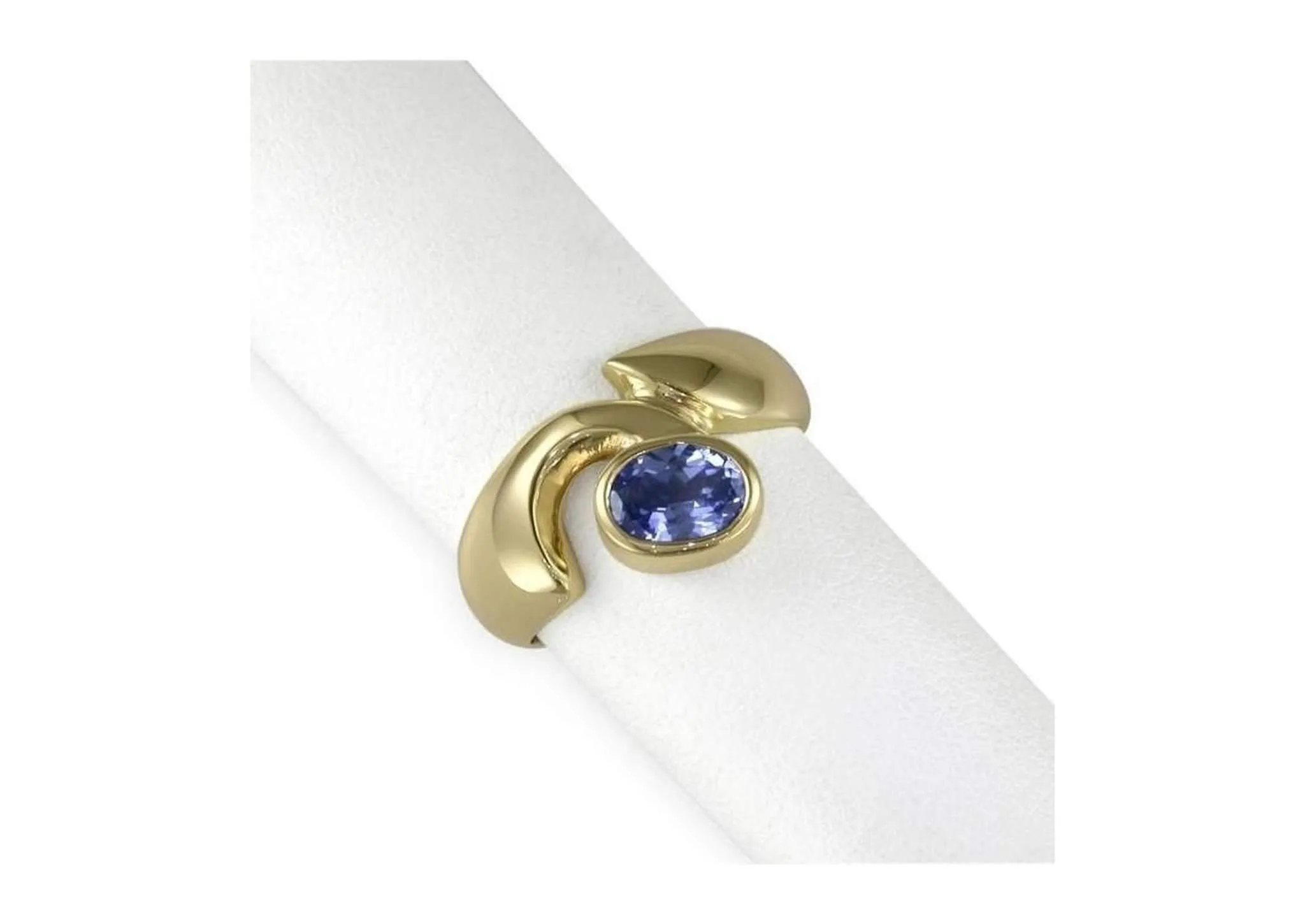 Ceylonese Sapphire Ring, Yellow Gold