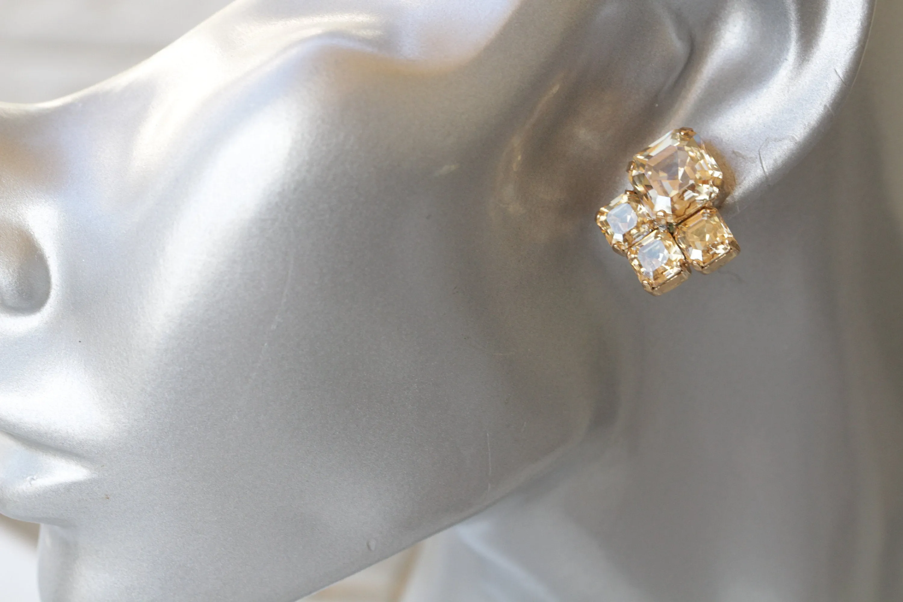 CHAMPAGNE CLUSTER STUDS