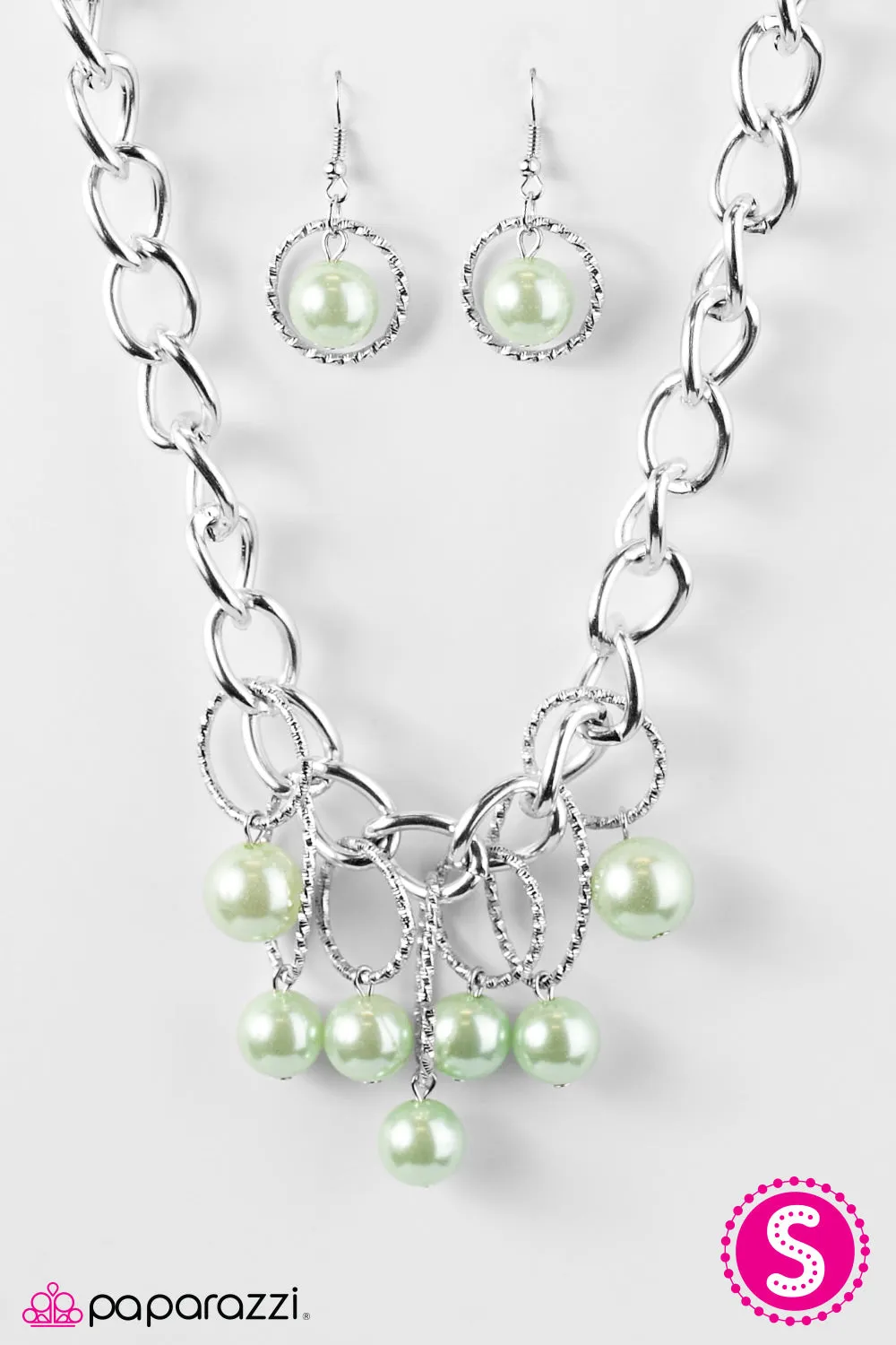 Open Door Jewelry - Classic Girl - Green Necklace - Paparazzi Accessories