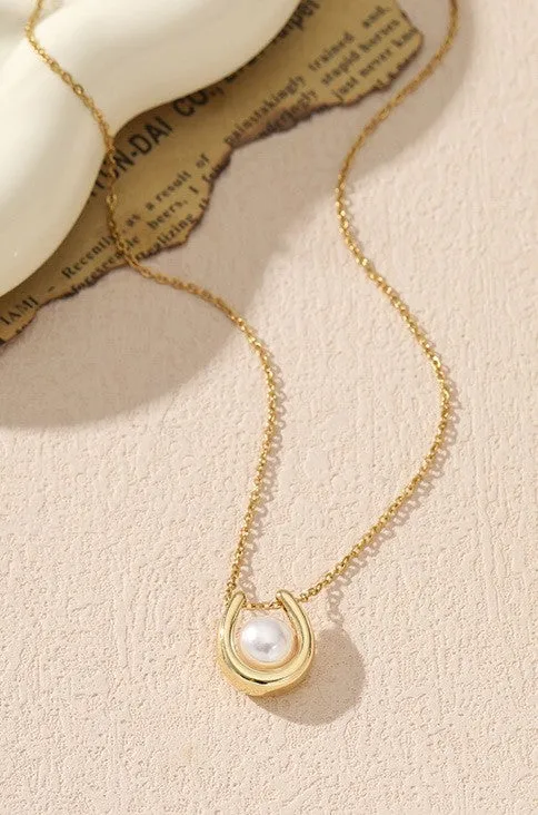 Simple & Stated Pearl Drop Necklace