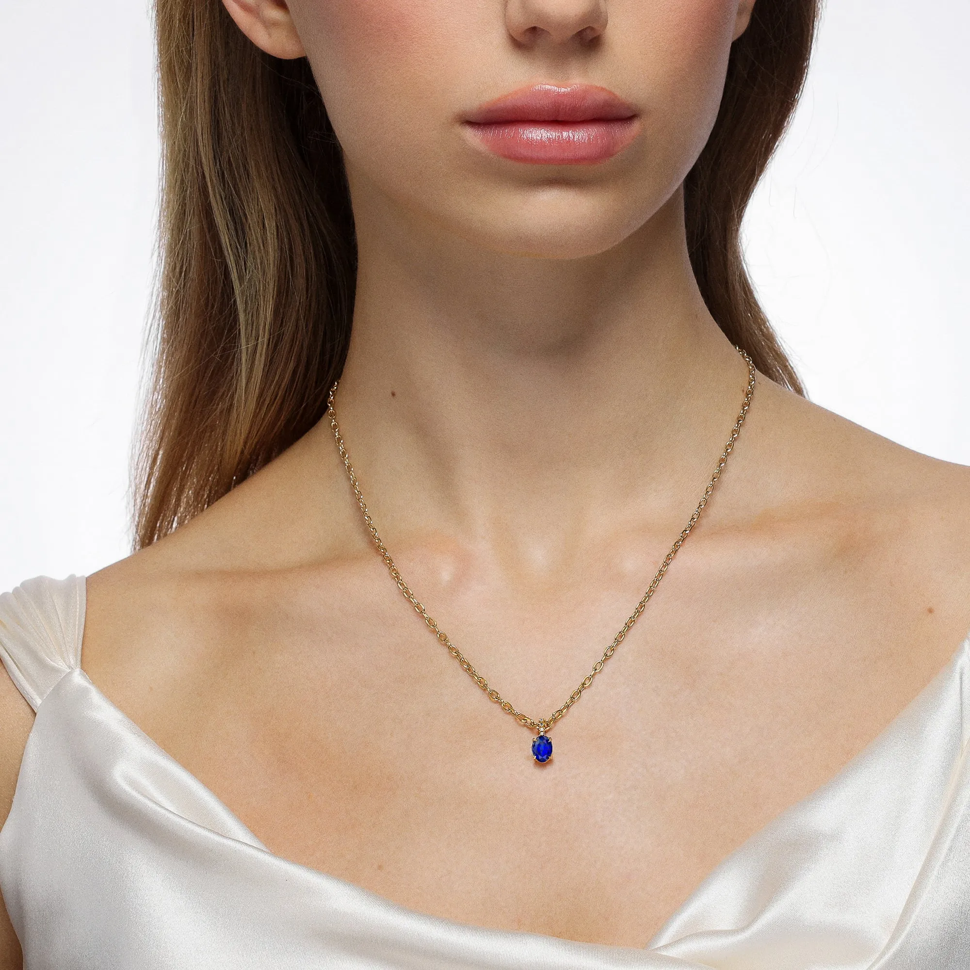 Simple Solitaire Oval Sapphire Pendant