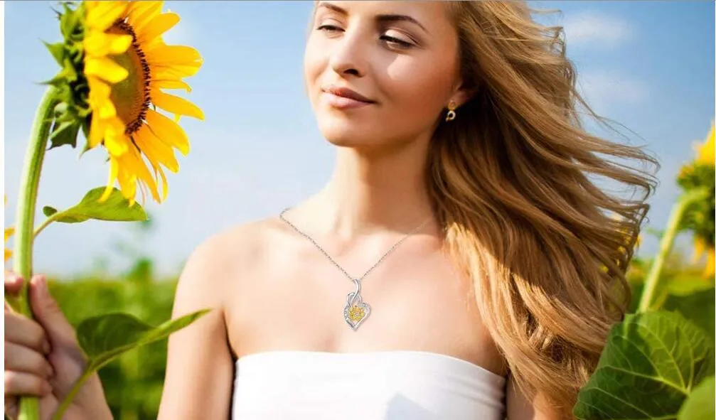 Sunshine Sunflower Pendant necklaces Simple and Elegant Silver Alloy Flower pendant