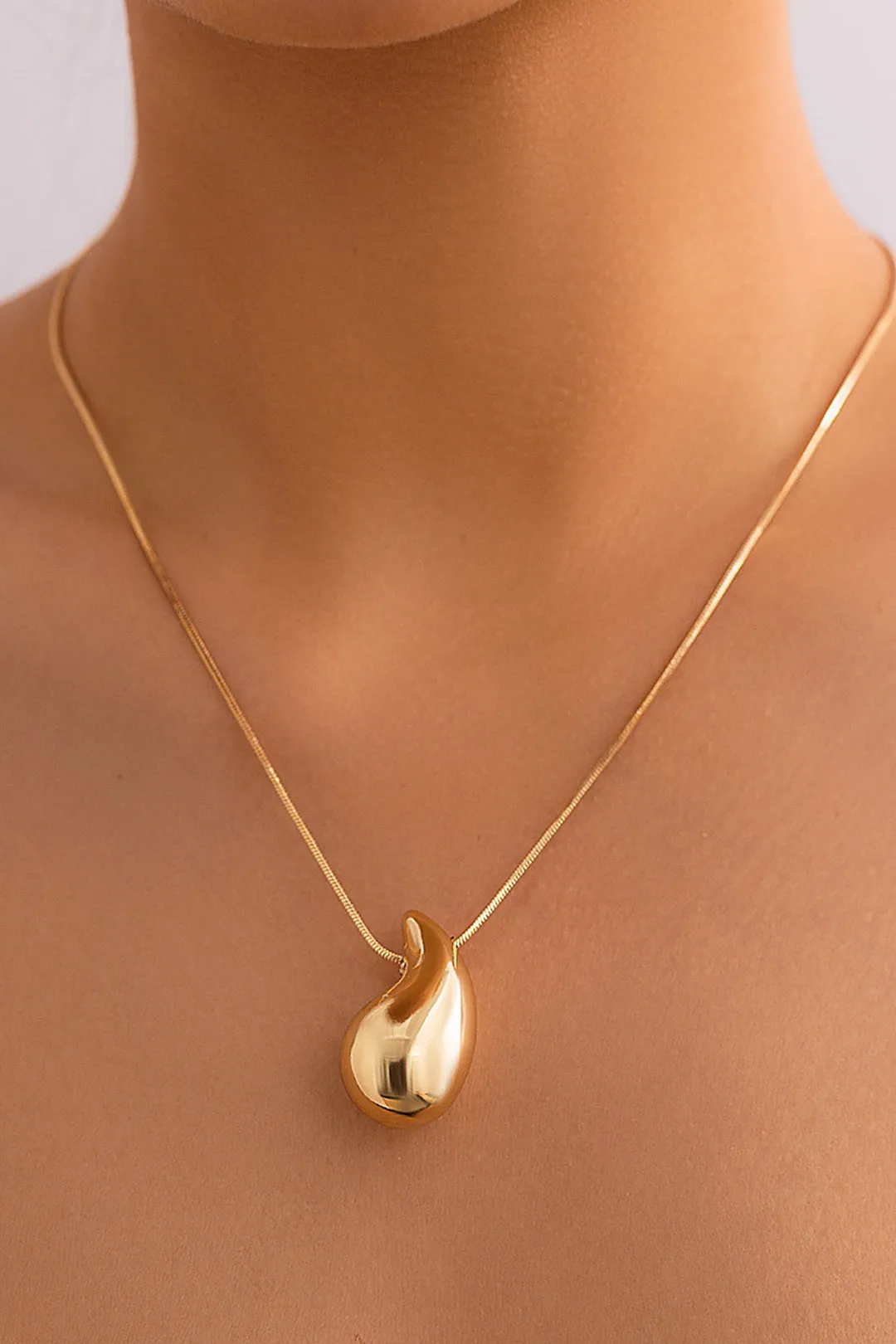 Teardrop Pendant Necklace