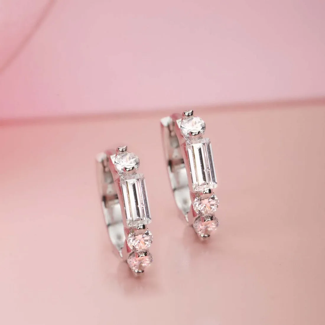 The Dramatic Daisy Huggie 925 Silver Earrings