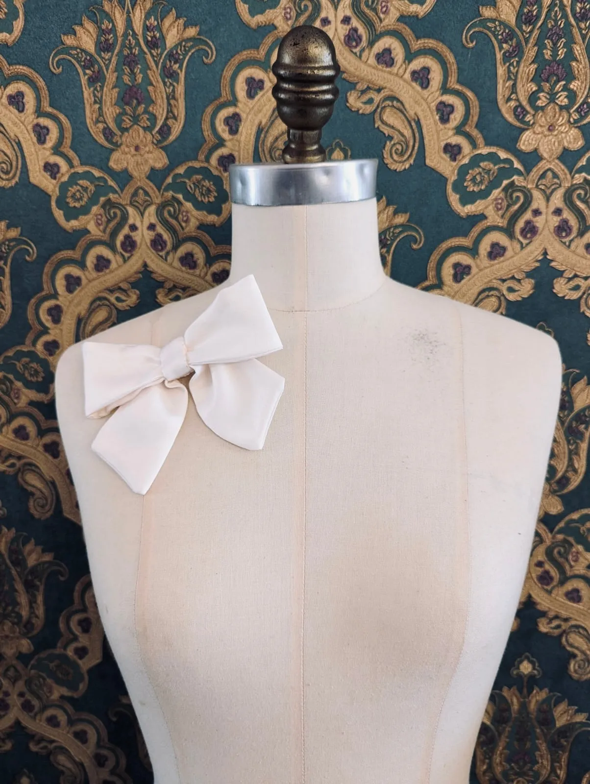 The Hollywood Satin Bow Brooch