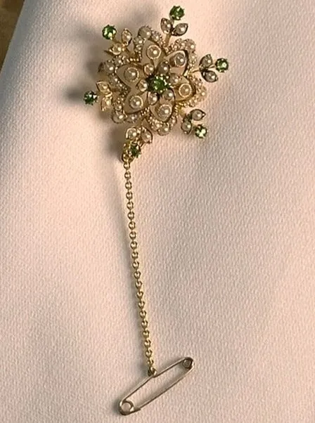 Valentine's Day Gem: 15ct Yellow Gold Brooch with Demantoid Garnet & Pearls