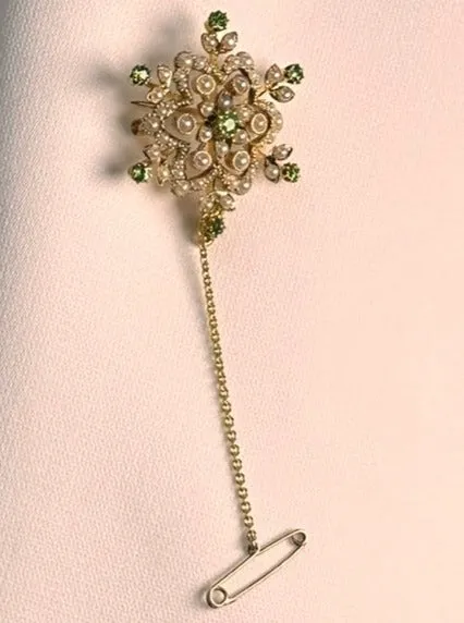 Valentine's Day Gem: 15ct Yellow Gold Brooch with Demantoid Garnet & Pearls