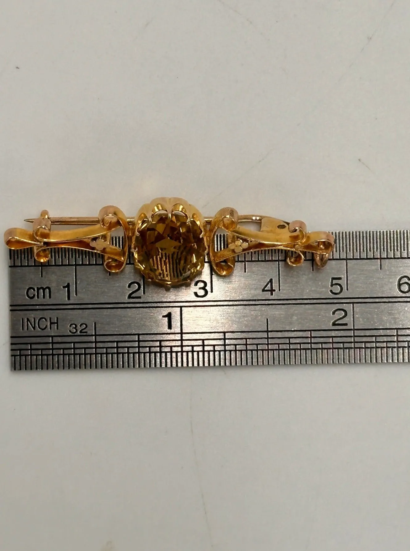 Vintage 9ct Yellow Gold Citrine Brooch: A Touch of Sunlight