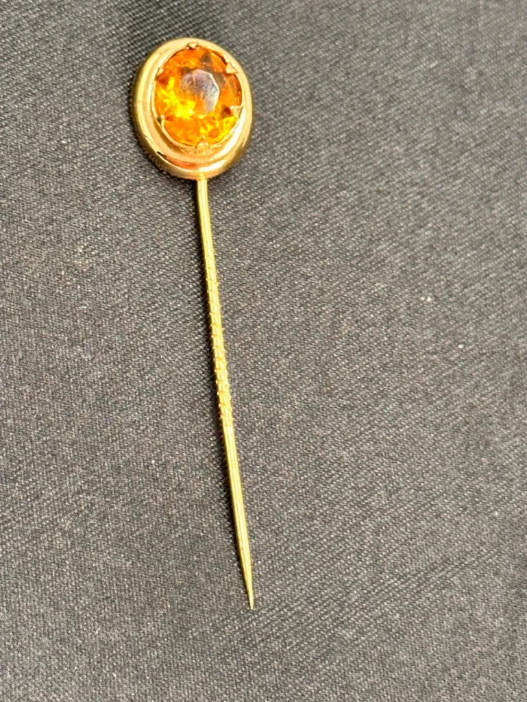 Vintage 9ct Yellow Gold Citrine Pin – A Nostalgic Treasure