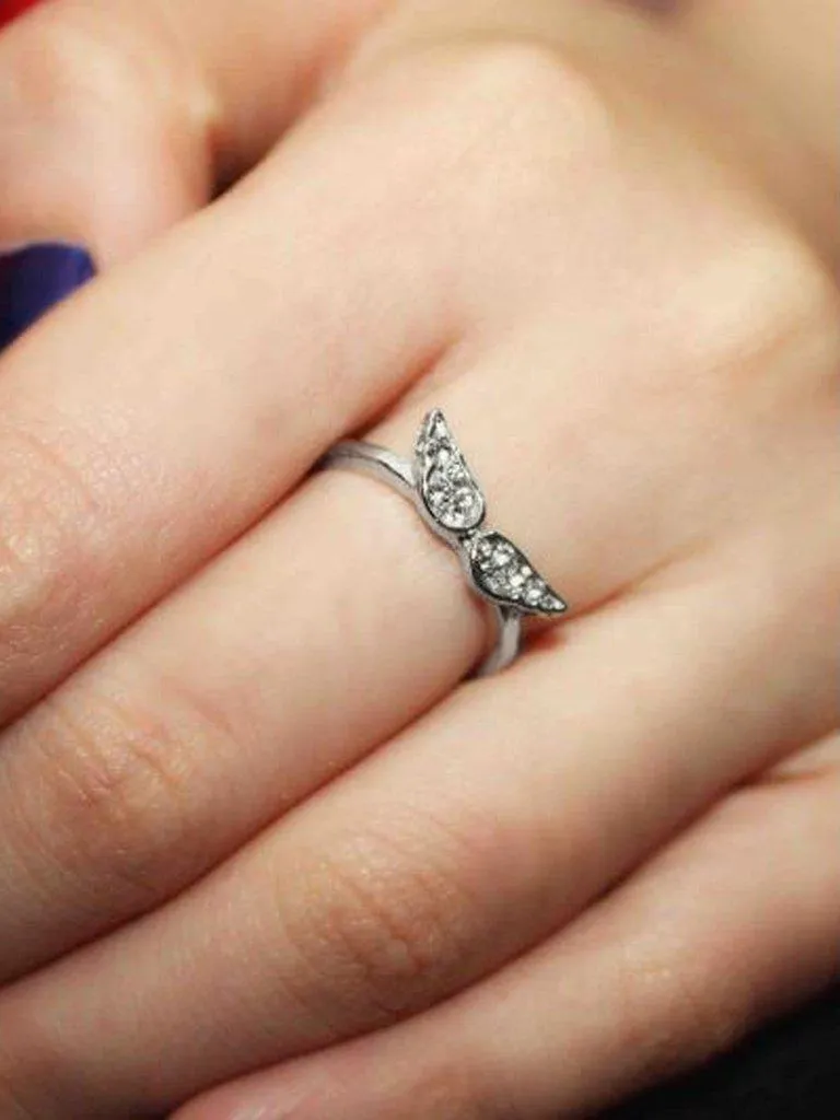 Wing Detail Ring