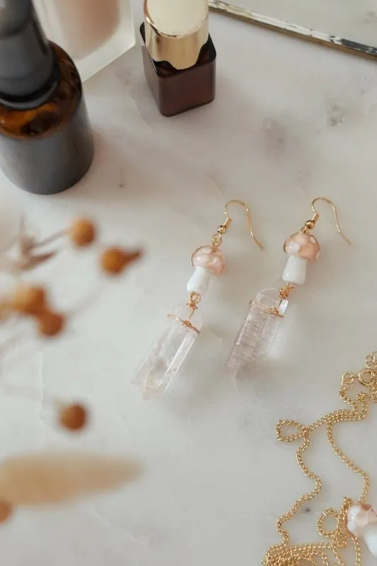 Xander Kostroma Gold Tone Peach Mushroom & Raw Quartz Earrings – Handmade Crystal Drop Earrings, Bohemian Chic Jewelry, Natural Raw Quartz, Peach Mushroom Design, Unique Semi-Precious Stone Earrings, Gift-Ready