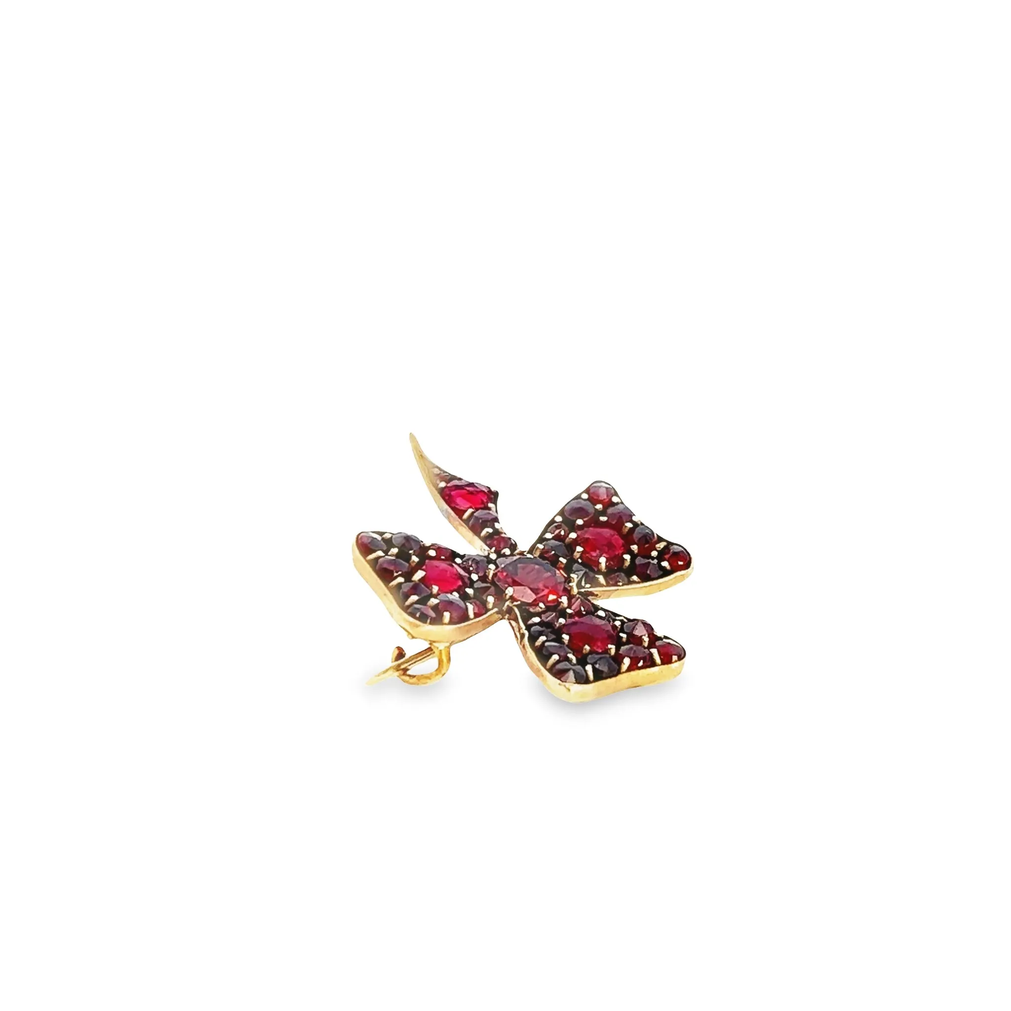 Yellow Gold Shamrock-Shaped Garnet Brooch - Symbolic and Elegant