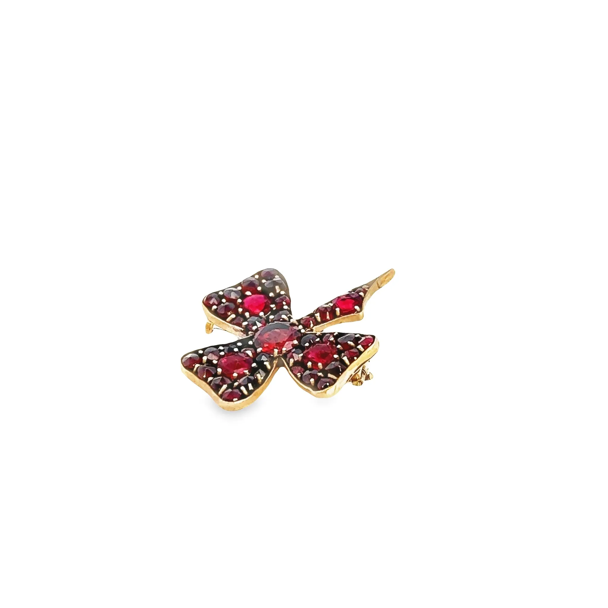 Yellow Gold Shamrock-Shaped Garnet Brooch - Symbolic and Elegant